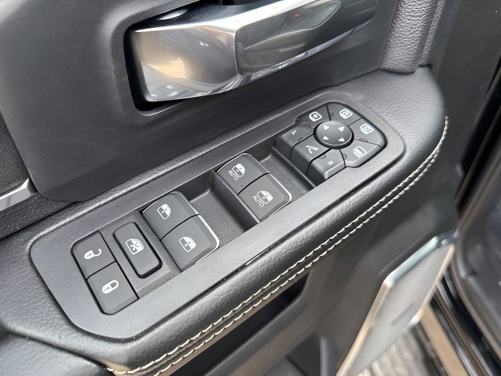 New 2026 RAM 2500 Laramie AWD/4WD image 46