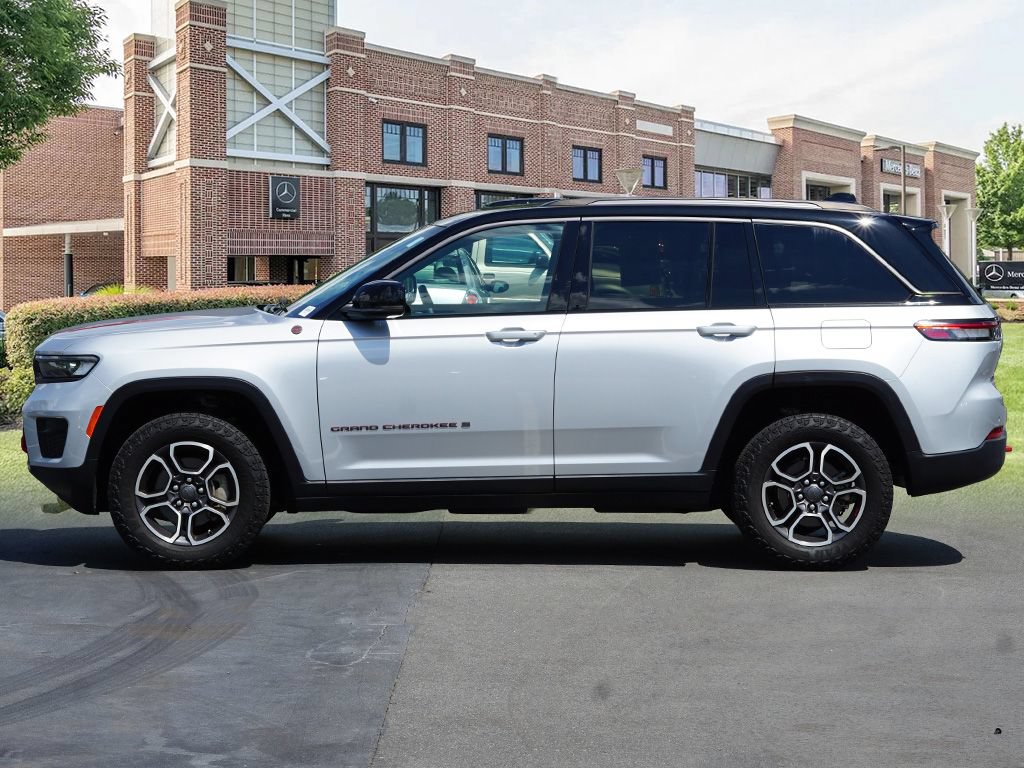 Used 2022 Jeep Grand Cherokee Trailhawk AWD/4WD image 8