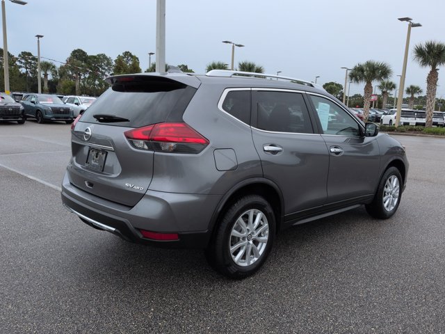 Used 2017 Nissan Rogue SV AWD/4WD image 5