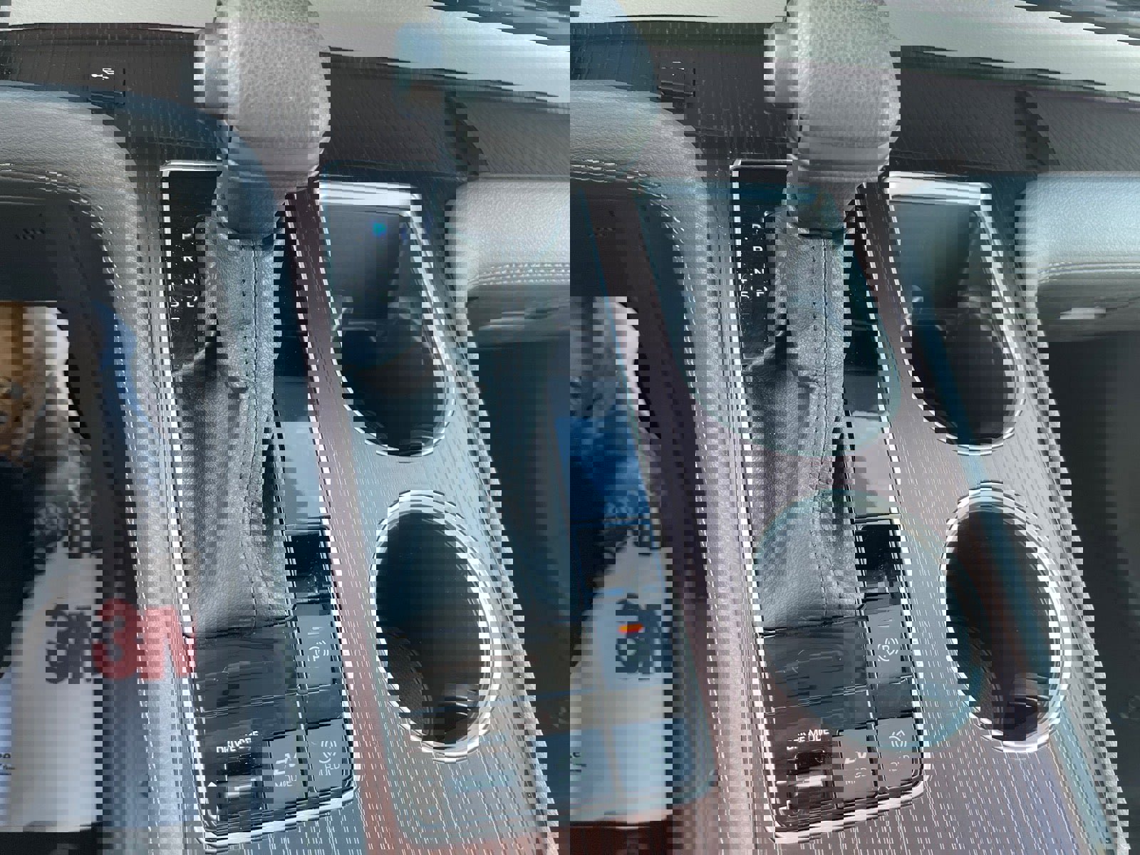 Used 2024 Toyota Sienna LE image 15