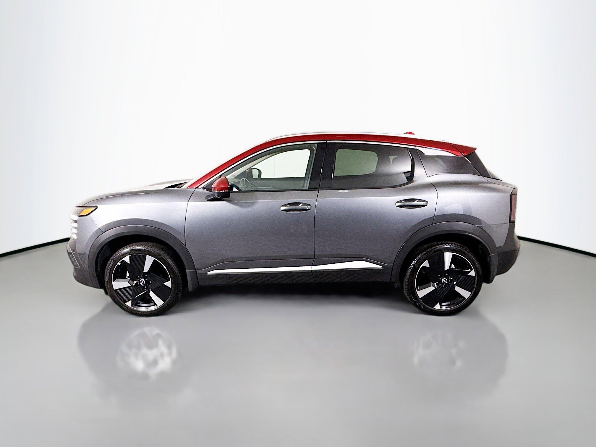 Used 2025 Nissan Kicks SR image 6