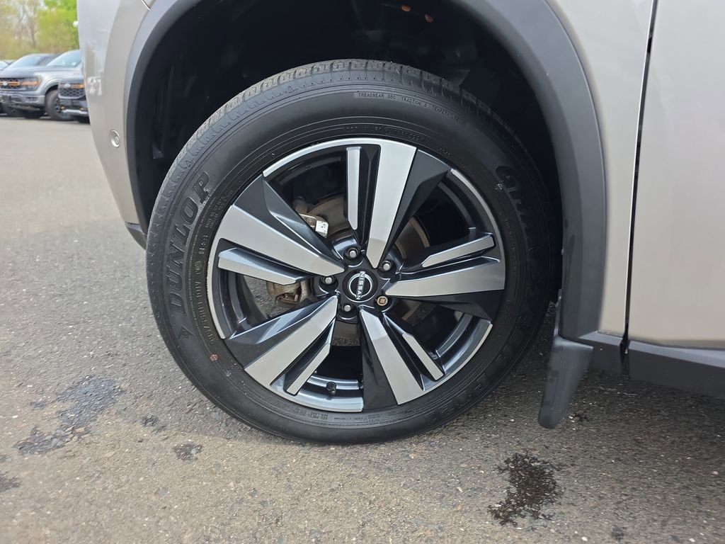 Used 2023 Nissan Rogue Platinum w/ Platinum Premium Package image 14