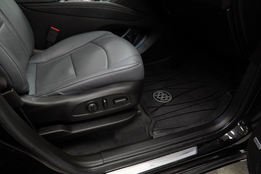 Used 2021 Buick Enclave Essence w/ Sport Touring Edition image 49