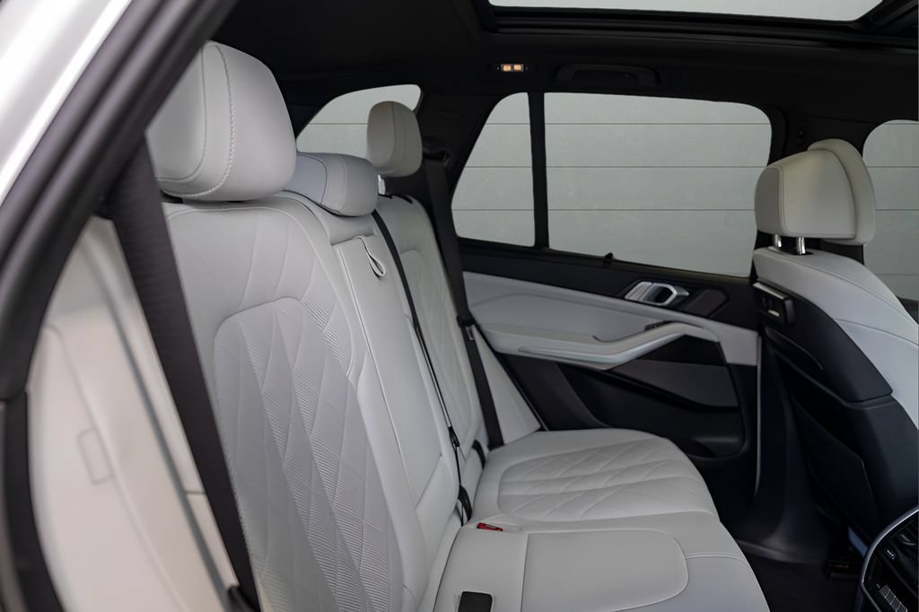 Used 2023 BMW X5 M50i w/ Executive Package AWD/4WD image 65