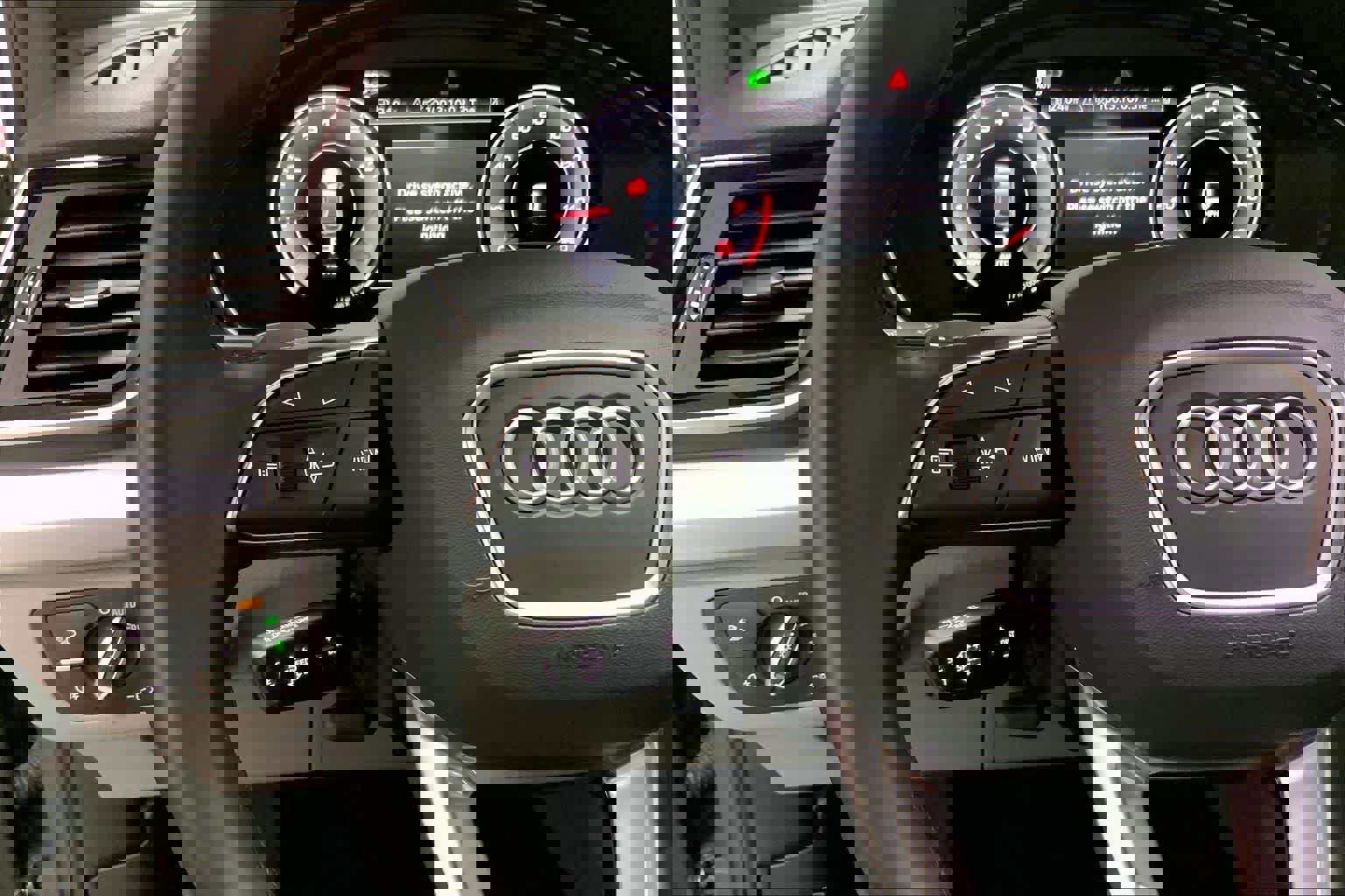 Certified 2025 Audi Q5 2.0T Premium w/ Convenience Plus Package image 22