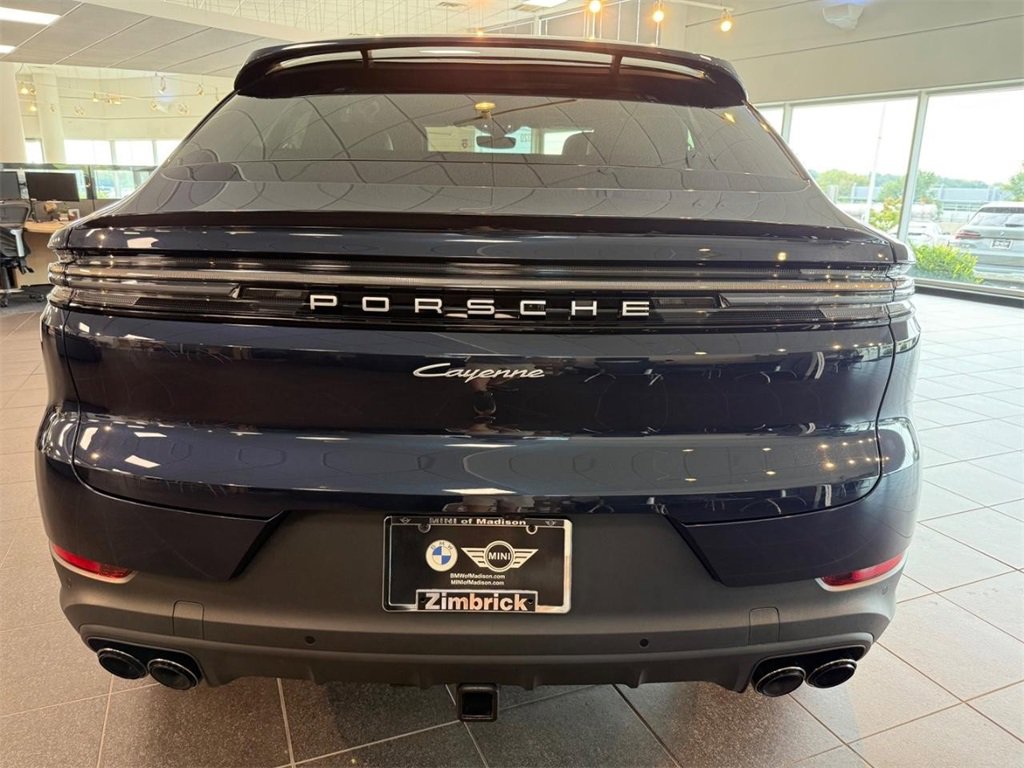 Used 2024 Porsche Cayenne Coupe image 3