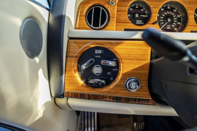 Used 2010 Rolls-Royce Phantom Drophead Coupe RWD image 58
