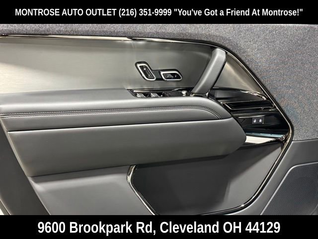 New 2025 Land Rover Range Rover Sport image 9