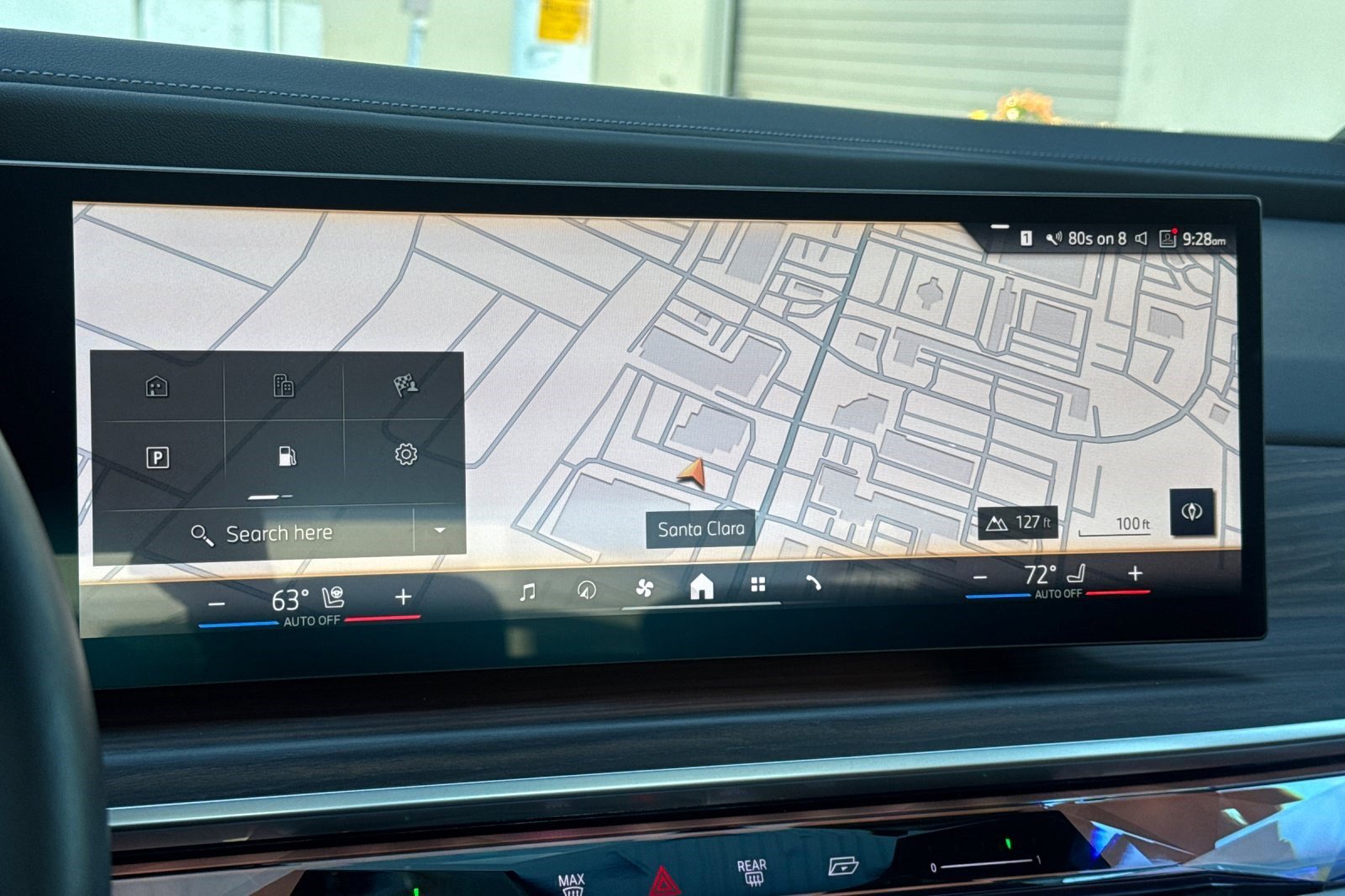 Used 2023 BMW 740i w/ Parking Assistance Package image 26