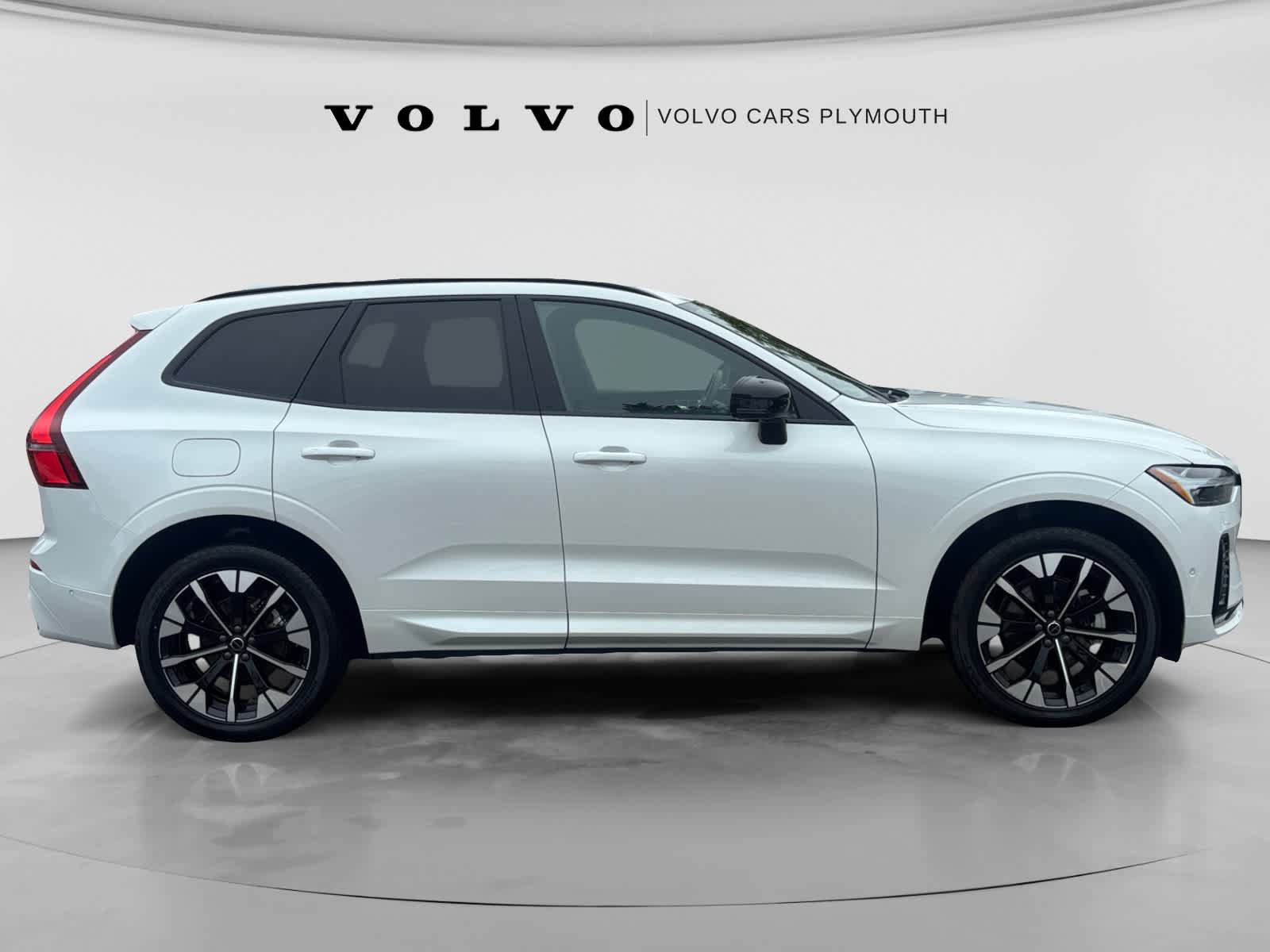 Used 2026 Volvo XC60 B5 Plus AWD/4WD image 8