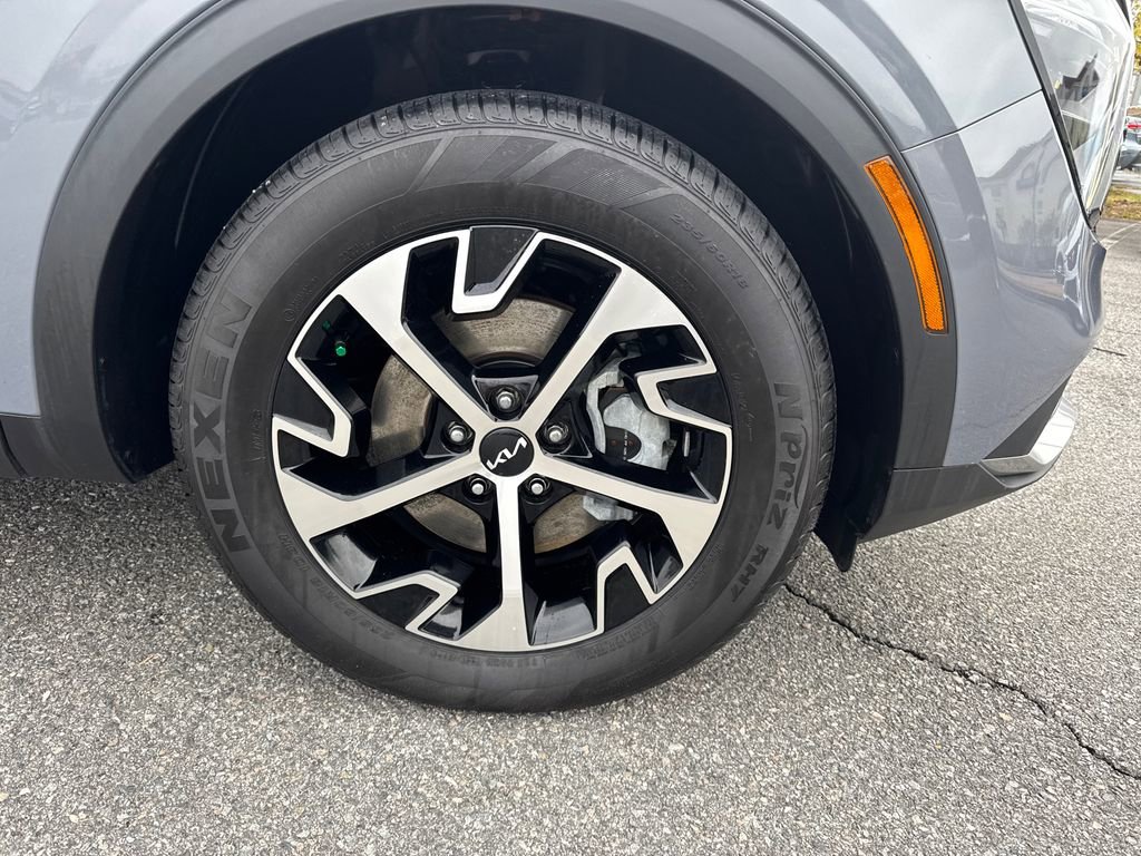 Certified 2023 Kia Sportage EX image 12