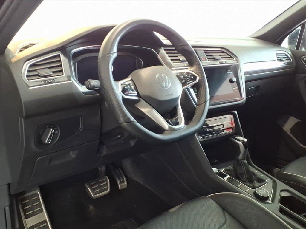 Used 2022 Volkswagen Tiguan SEL R-Line AWD/4WD image 9