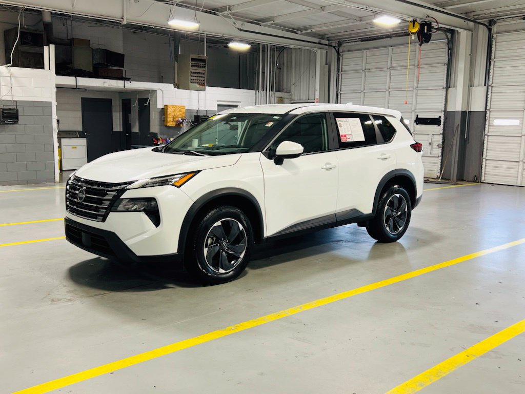 Used 2024 Nissan Rogue SV AWD/4WD image 13