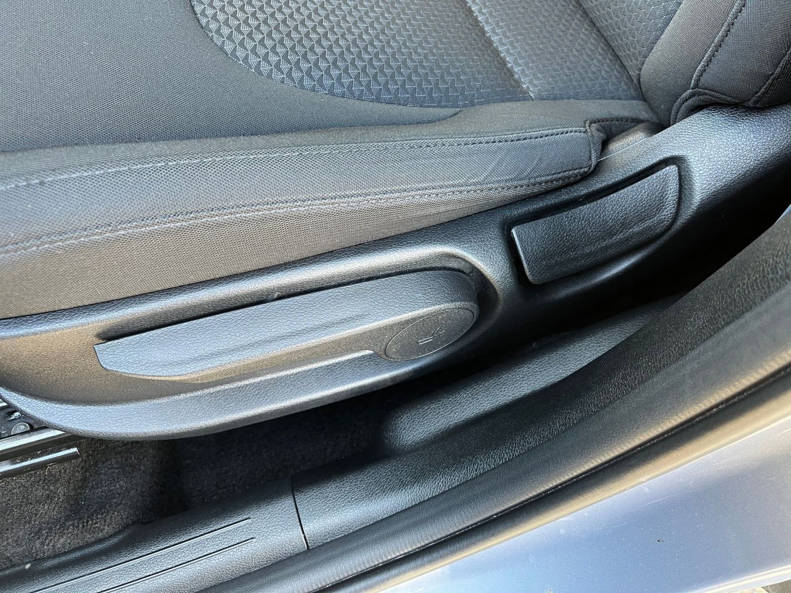 Used 2025 Kia Sportage LX image 22