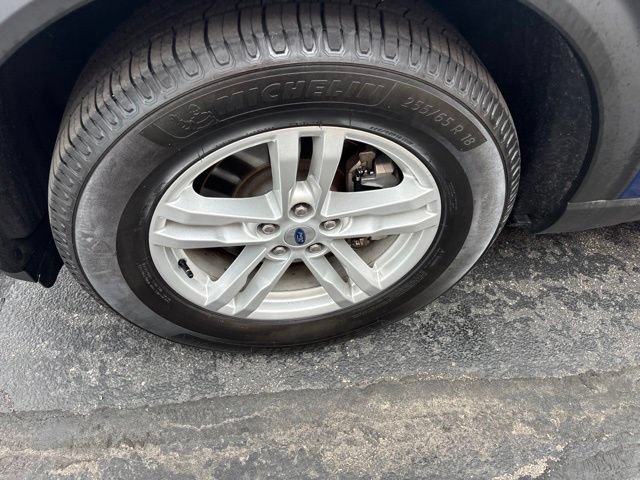 Used 2021 Ford Explorer XLT w/ Equipment Group 202A AWD/4WD image 24