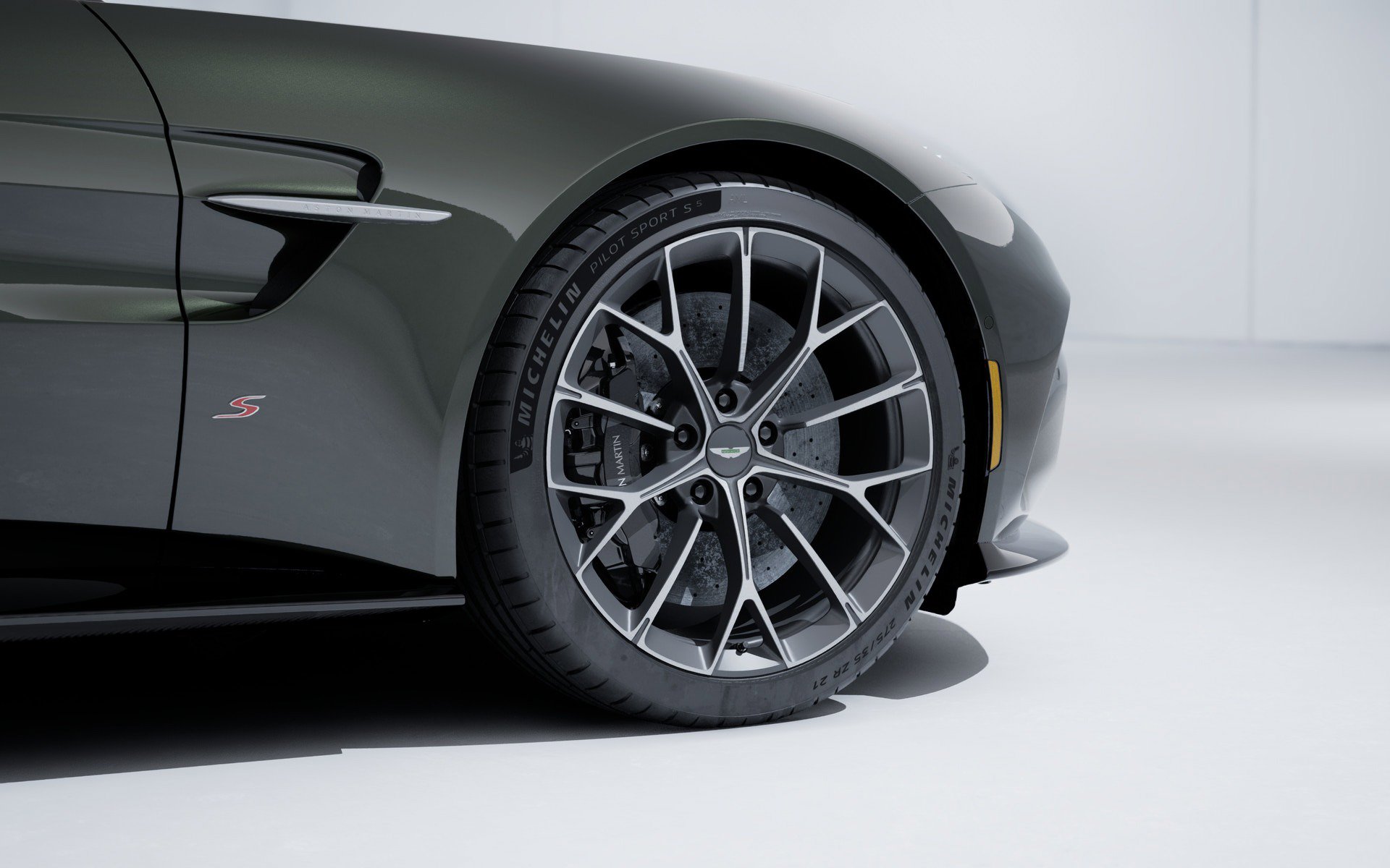 New 2026 Aston Martin V8 Vantage S image 4