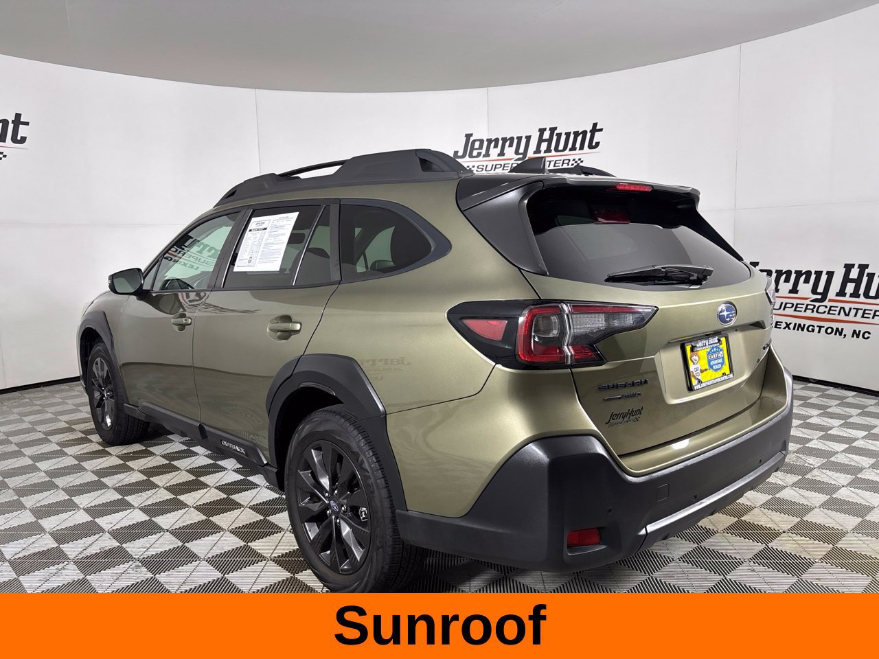 Used 2025 Subaru Outback Onyx Edition AWD/4WD image 9