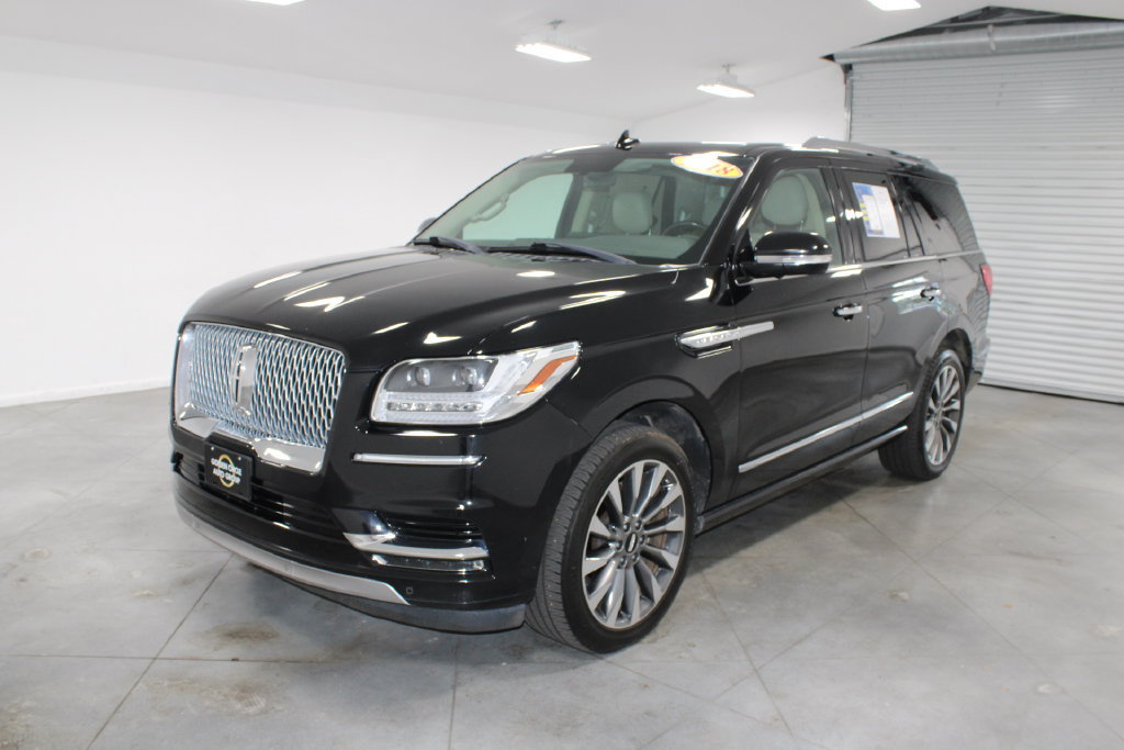 Used 2018 Lincoln Navigator Select RWD image 4
