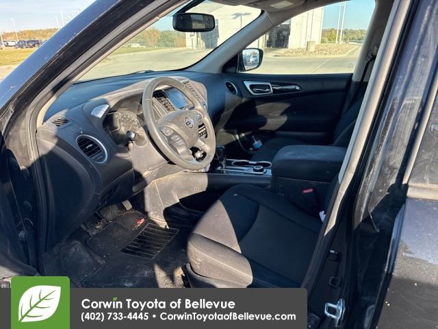 Used 2017 Nissan Pathfinder SV image 13
