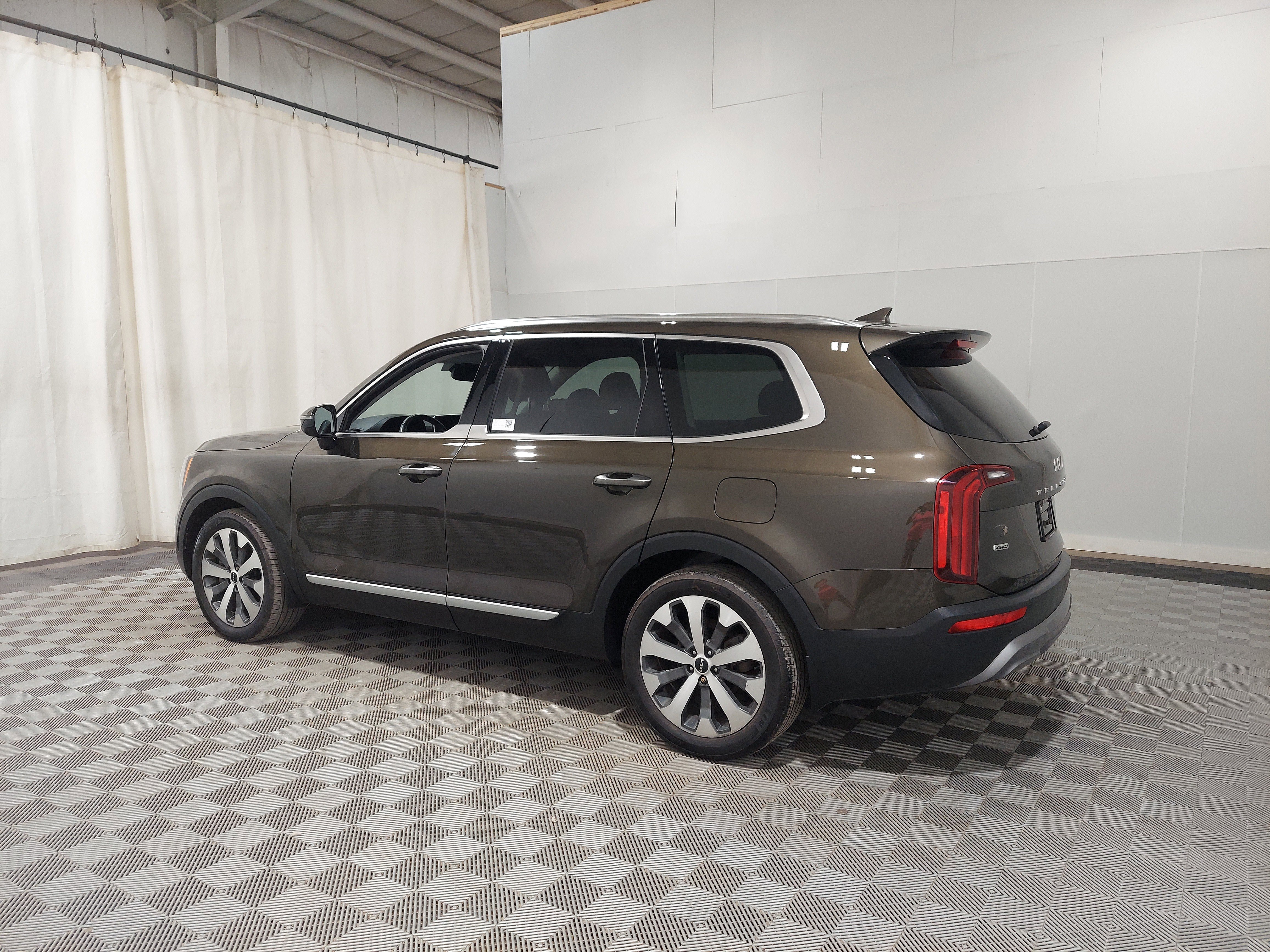 Used 2022 Kia Telluride SX image 2