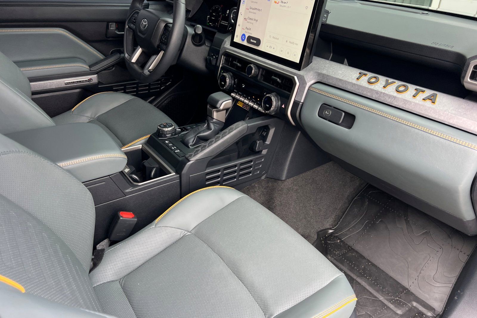 Used 2025 Toyota 4Runner Trailhunter image 13