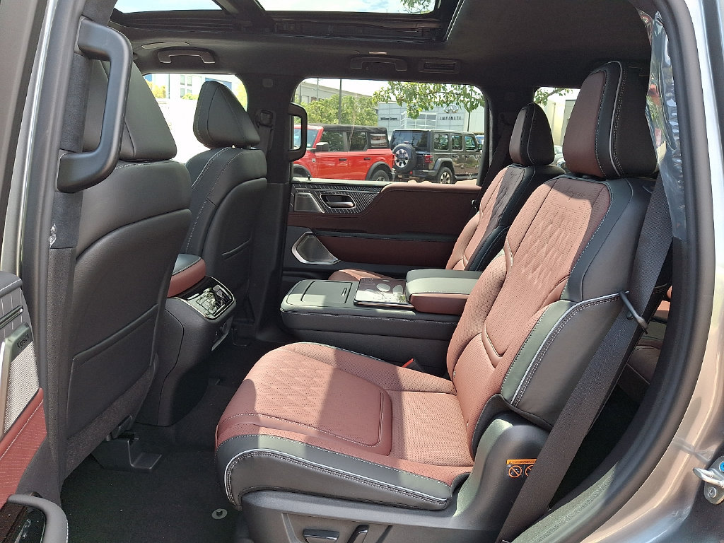 New 2027 INFINITI QX80 Autograph AWD/4WD image 7