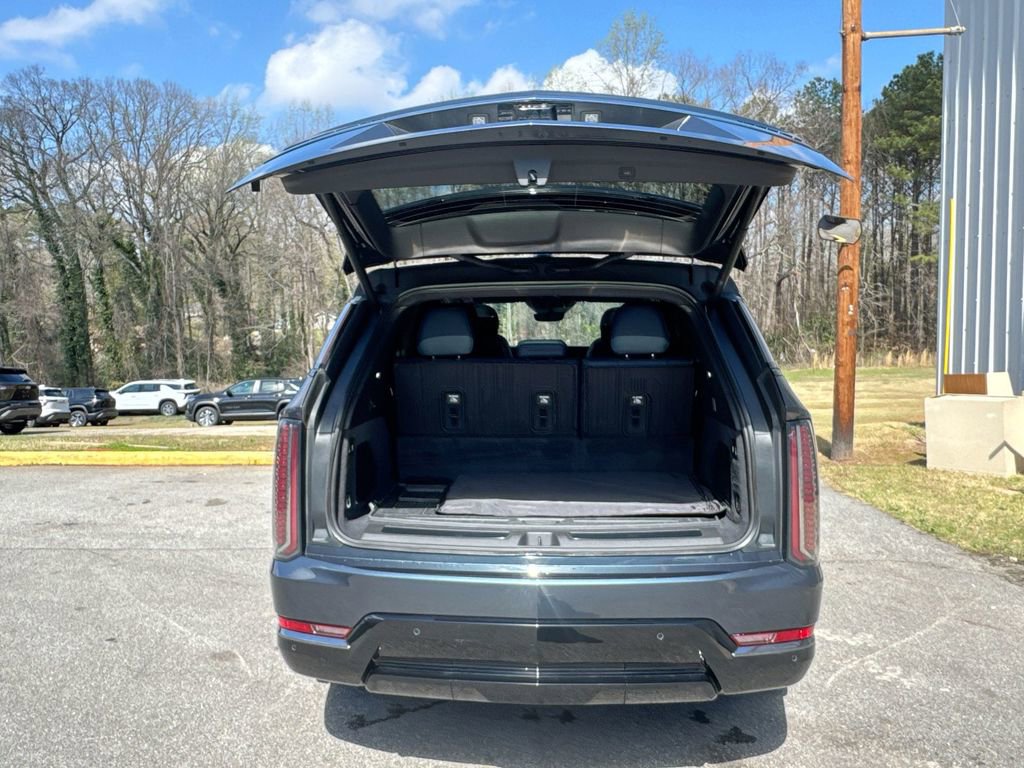 Used 2025 Cadillac Escalade IQ Sport 2 w/ LPO, ONYX Package image 34