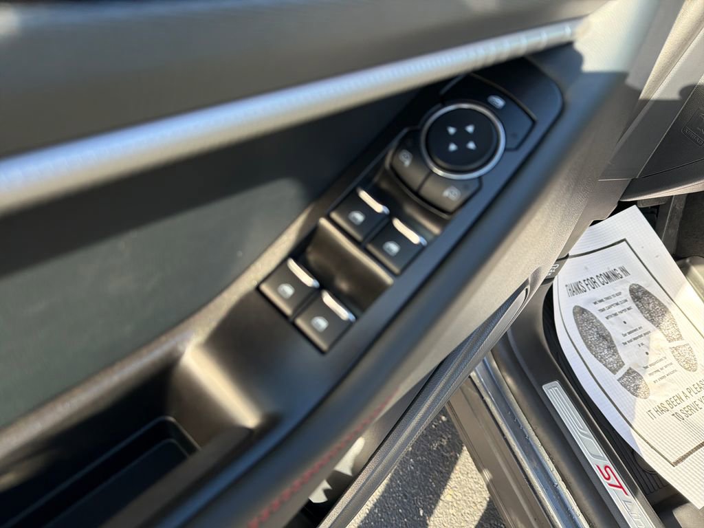New 2026 Ford Explorer ST-Line w/ ST-Line Street Pack image 11