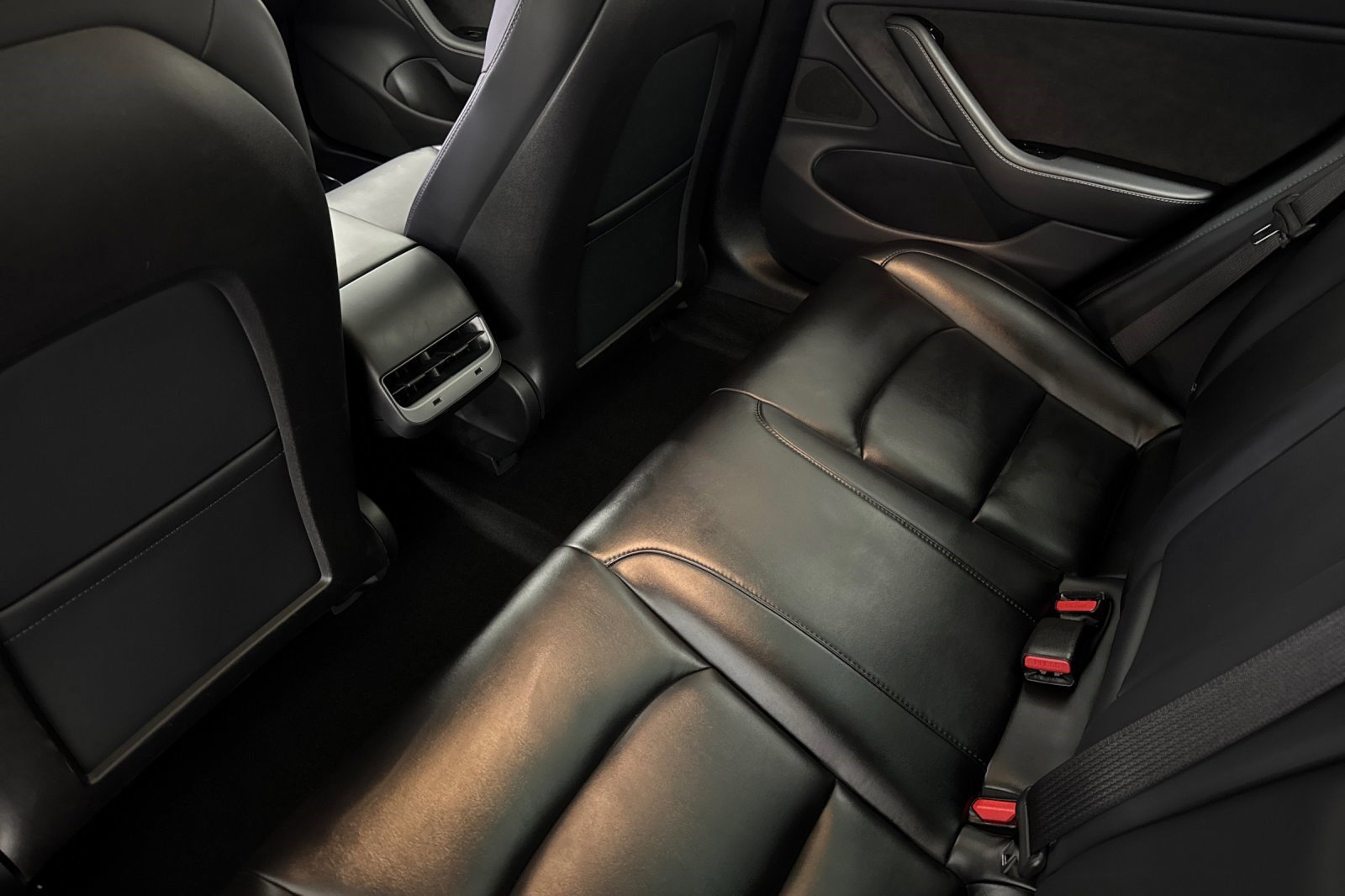 Used 2018 Tesla Model 3 Performance image 25