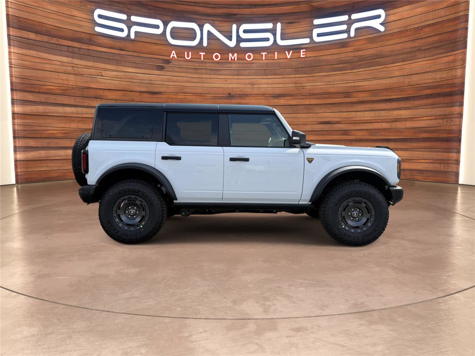 New 2025 Ford Bronco Badlands image 5
