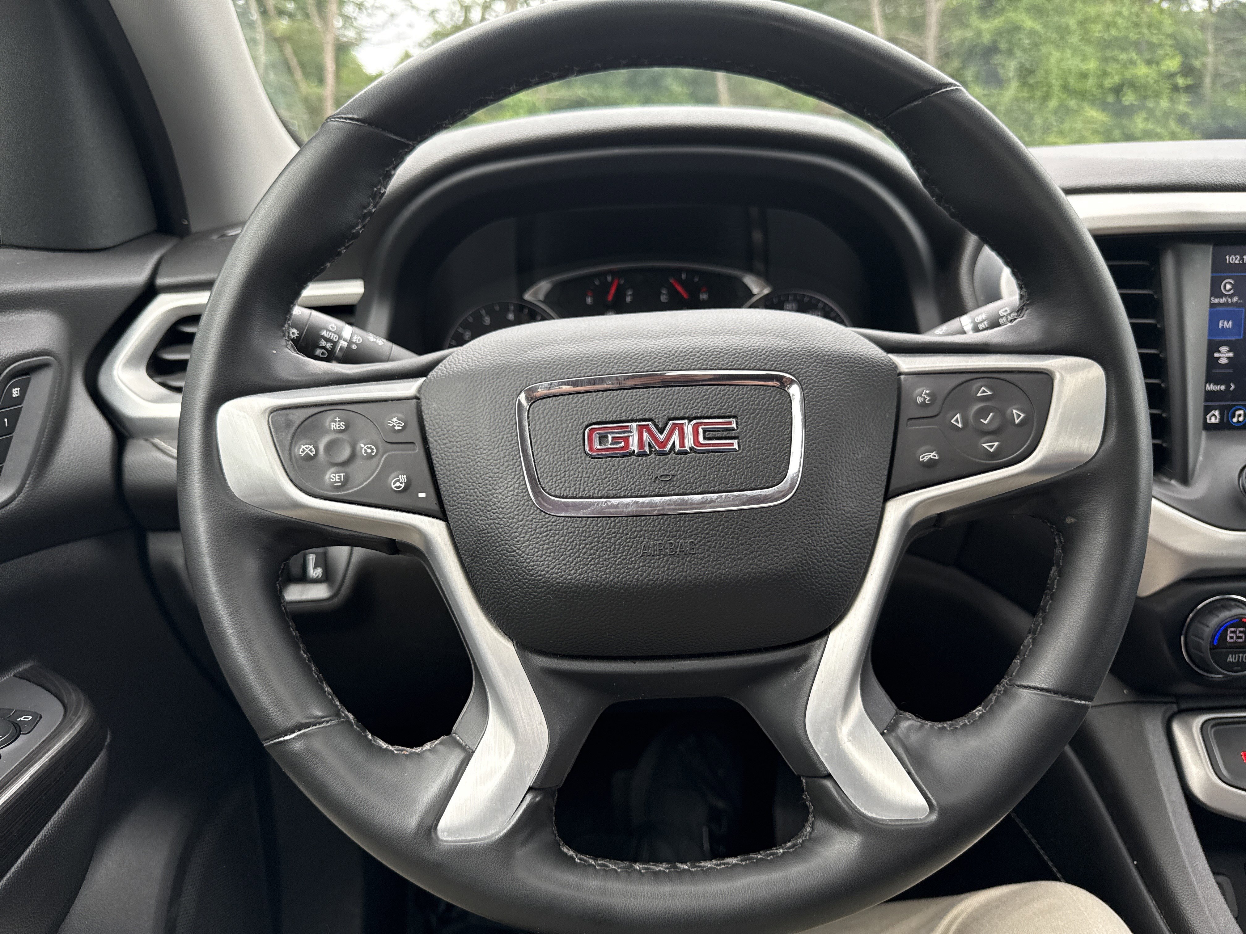 Used 2023 GMC Acadia SLT w/ Preferred Package AWD/4WD image 16