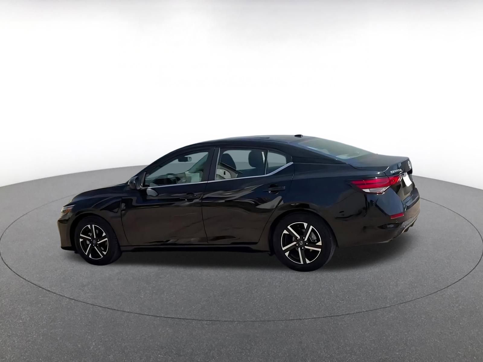 Used 2025 Nissan Sentra SV FWD image 9