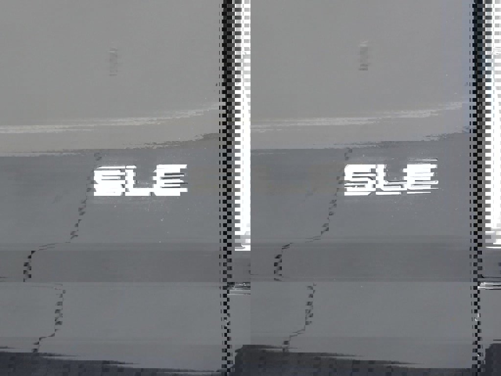 Used 2018 GMC Canyon SLE w/ SLE Convenience Package image 9