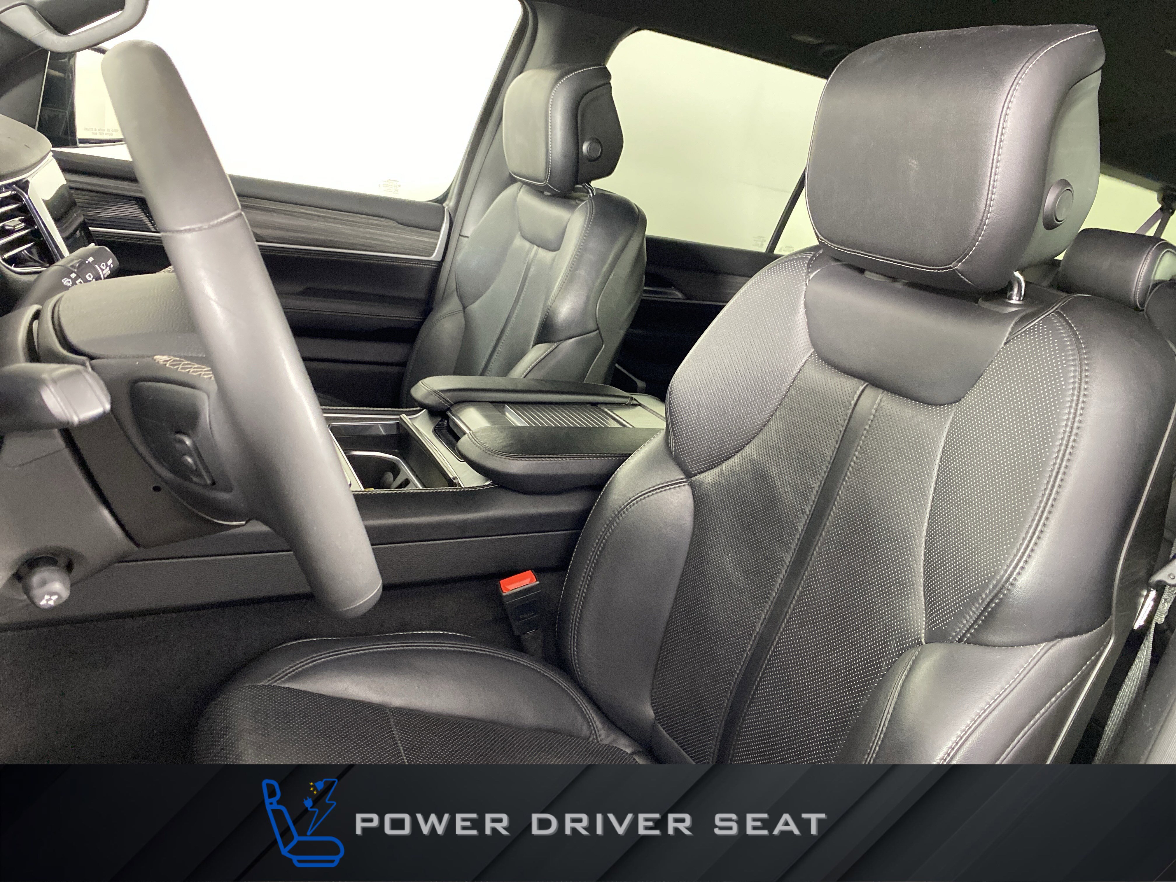 Used 2024 Jeep Wagoneer L Series II w/ Flexible Seating Group image 16