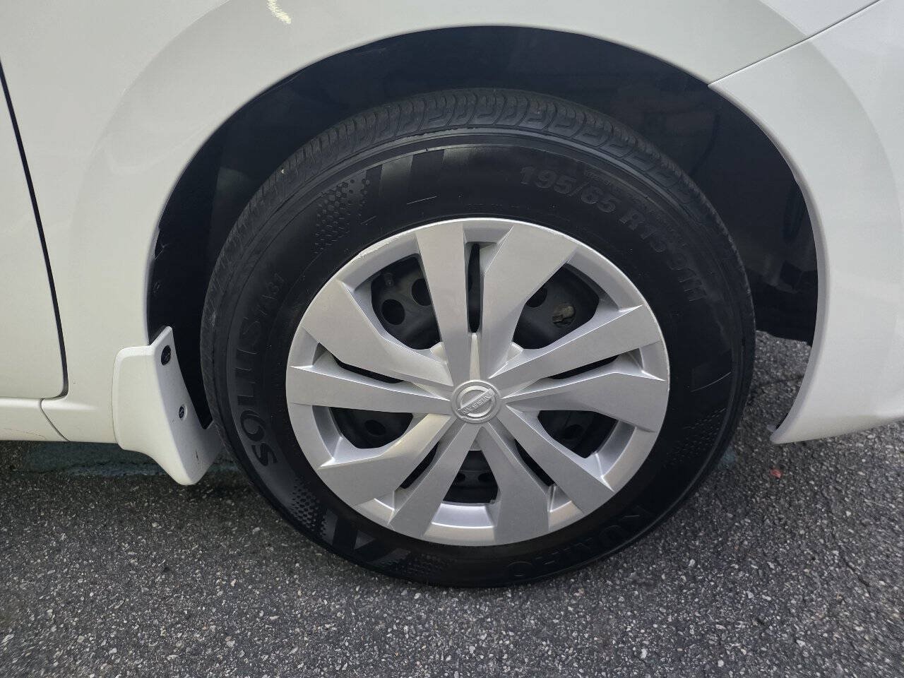 Used 2025 Nissan Versa S w/ Trunk Package FWD image 22