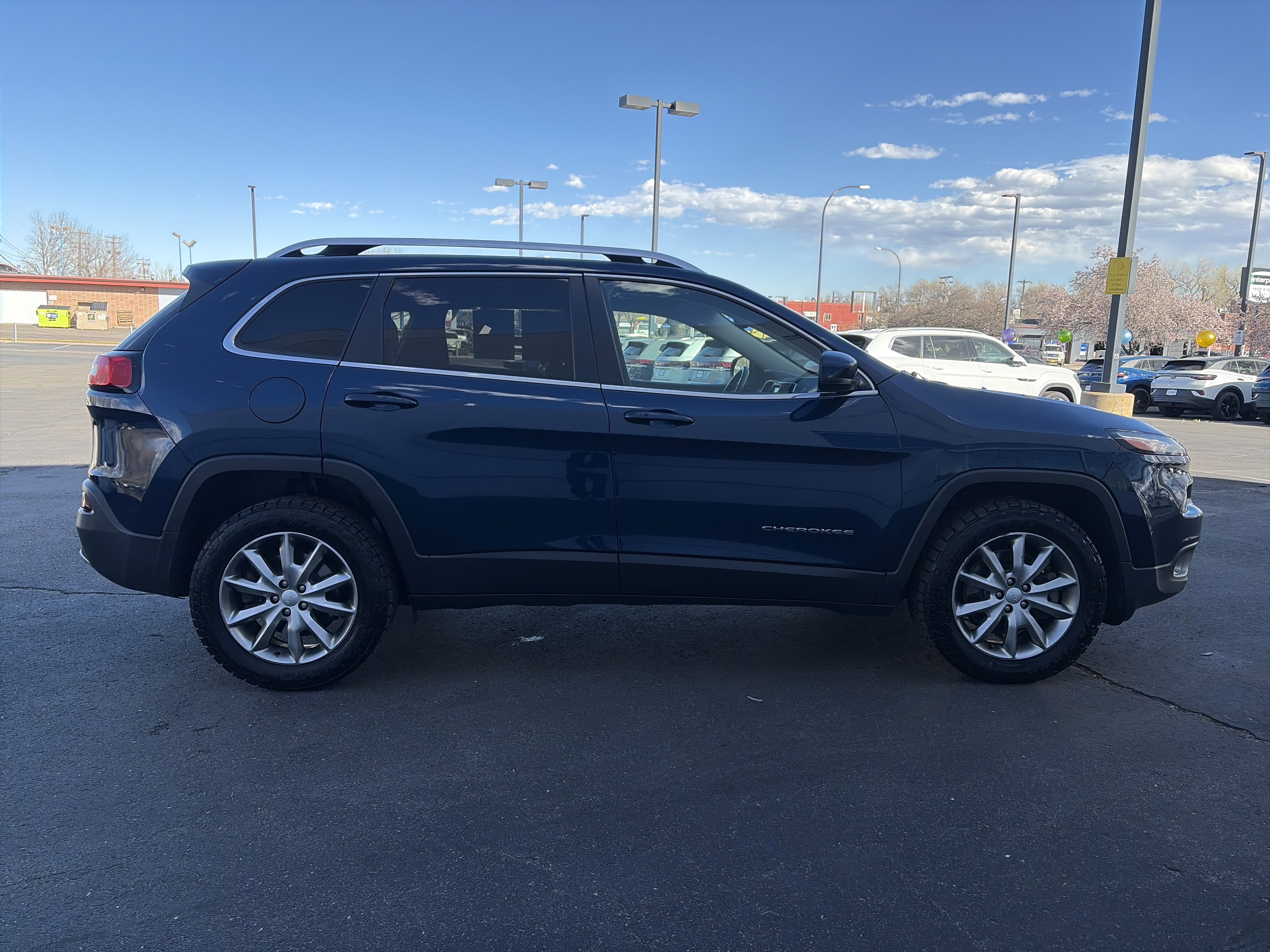 Used 2018 Jeep Cherokee Limited image 4
