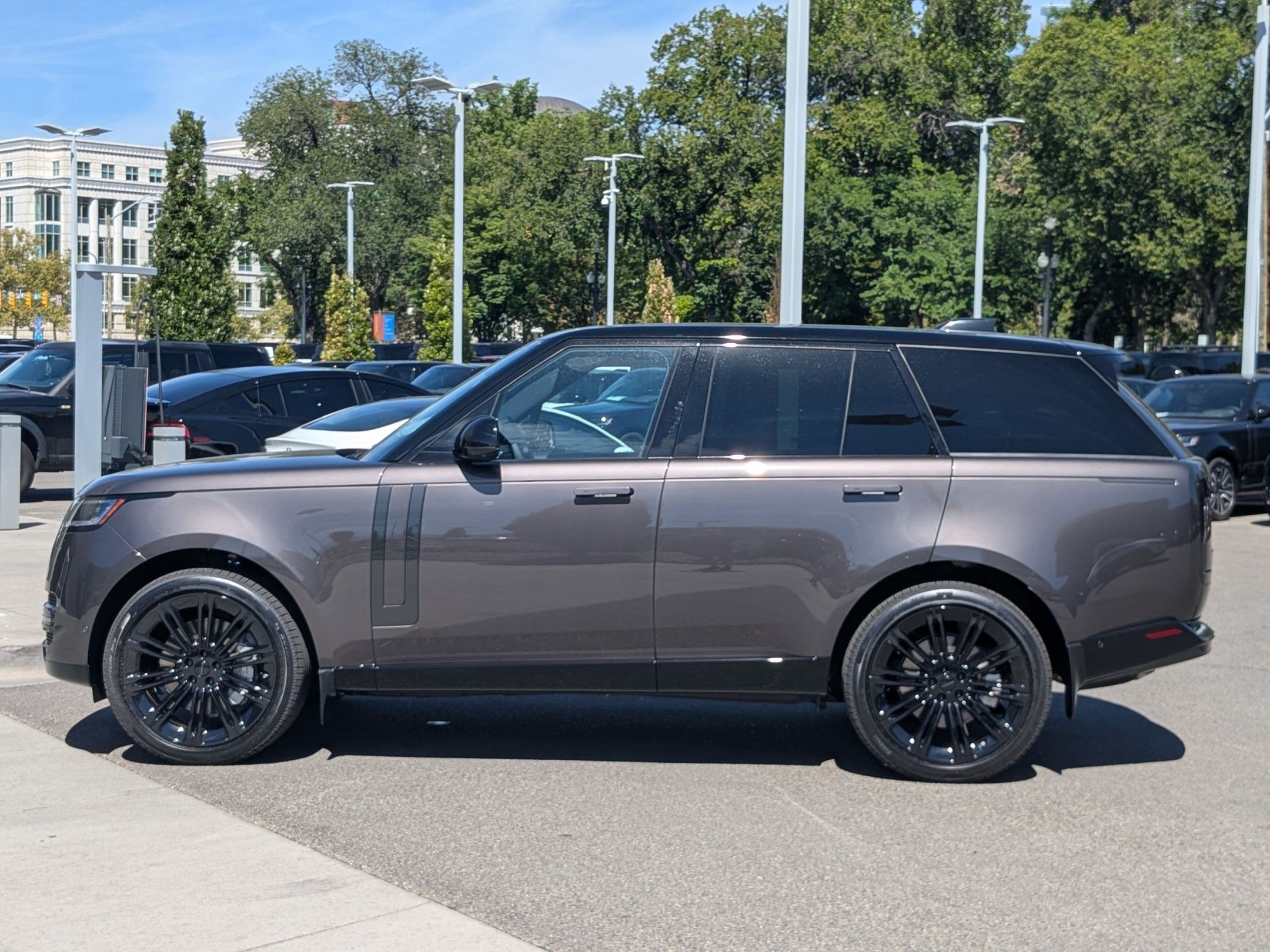 New 2026 Land Rover Range Rover SE AWD/4WD image 8