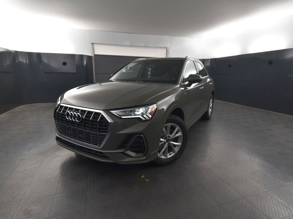 New 2025 Audi Q3 2.0T Premium