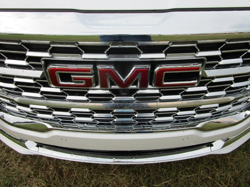 Used 2024 GMC Terrain Denali w/ Denali Premium Package AWD/4WD image 32
