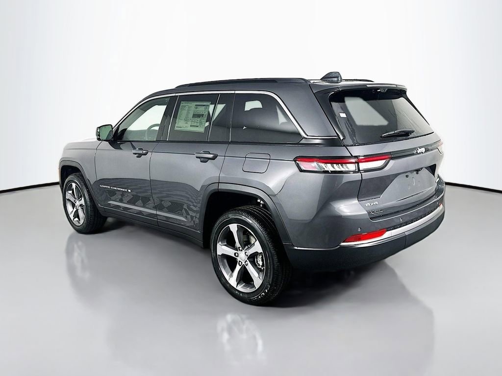 New 2026 Jeep Grand Cherokee Limited w/ Luxury Tech Group II AWD/4WD image 5