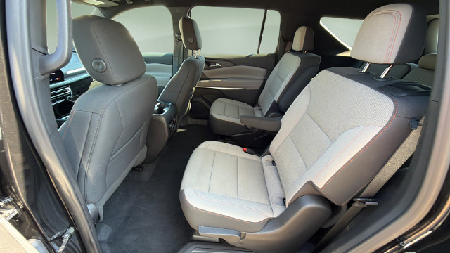 Used 2026 Chevrolet Traverse LT w/ Driver Confidence Package FWD image 19