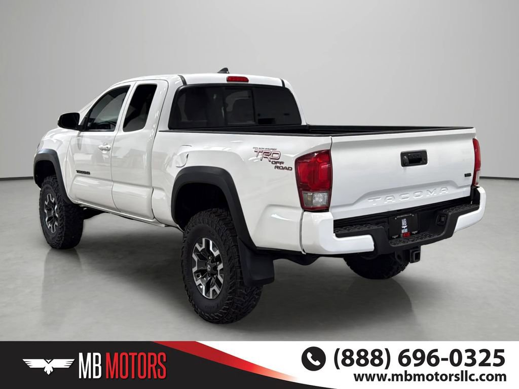 Used 2017 Toyota Tacoma TRD Off-Road AWD/4WD image 6