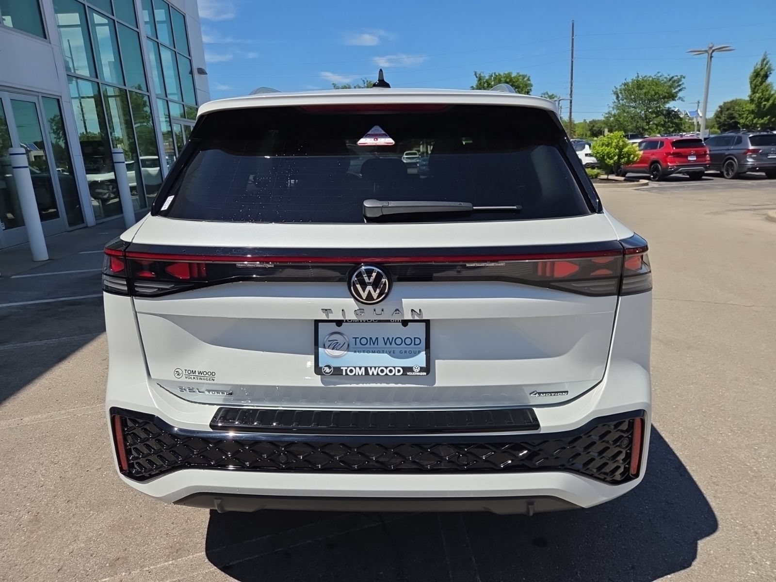 New 2026 Volkswagen Tiguan SEL R-Line AWD/4WD image 9