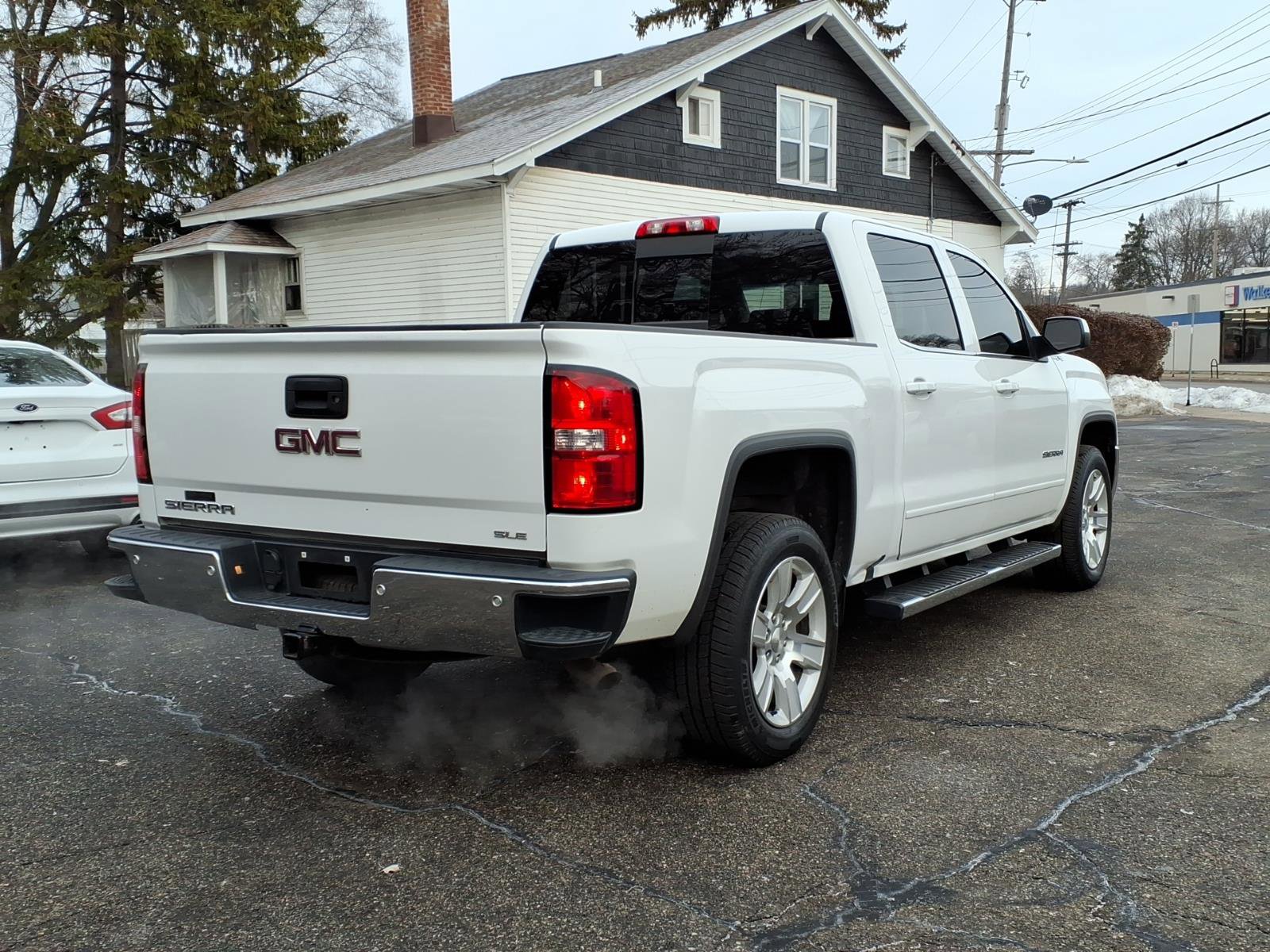 Used 2018 GMC Sierra 1500 SLE w/ SLE Value Package image 3