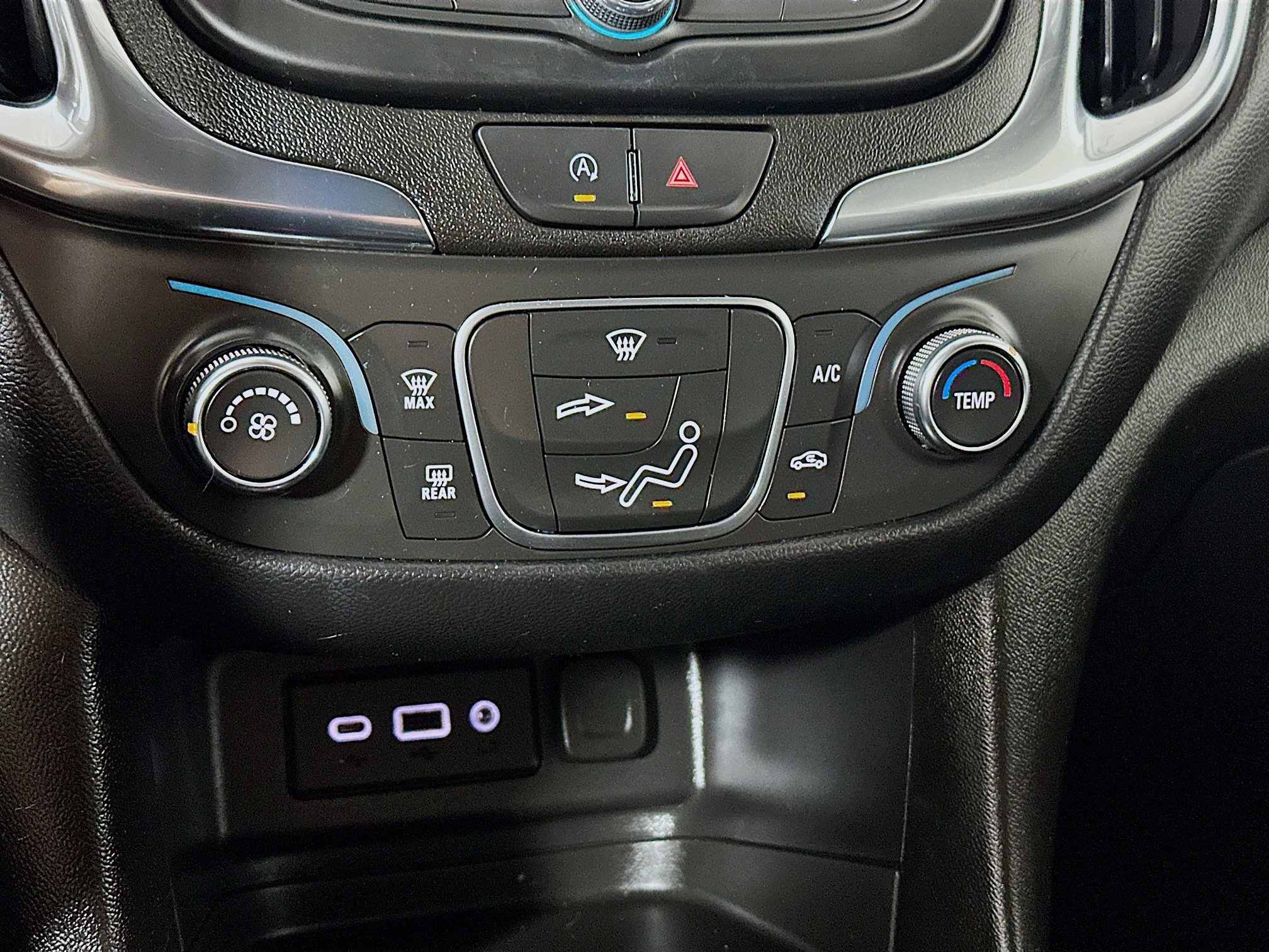 Used 2023 Chevrolet Equinox LT AWD/4WD image 15