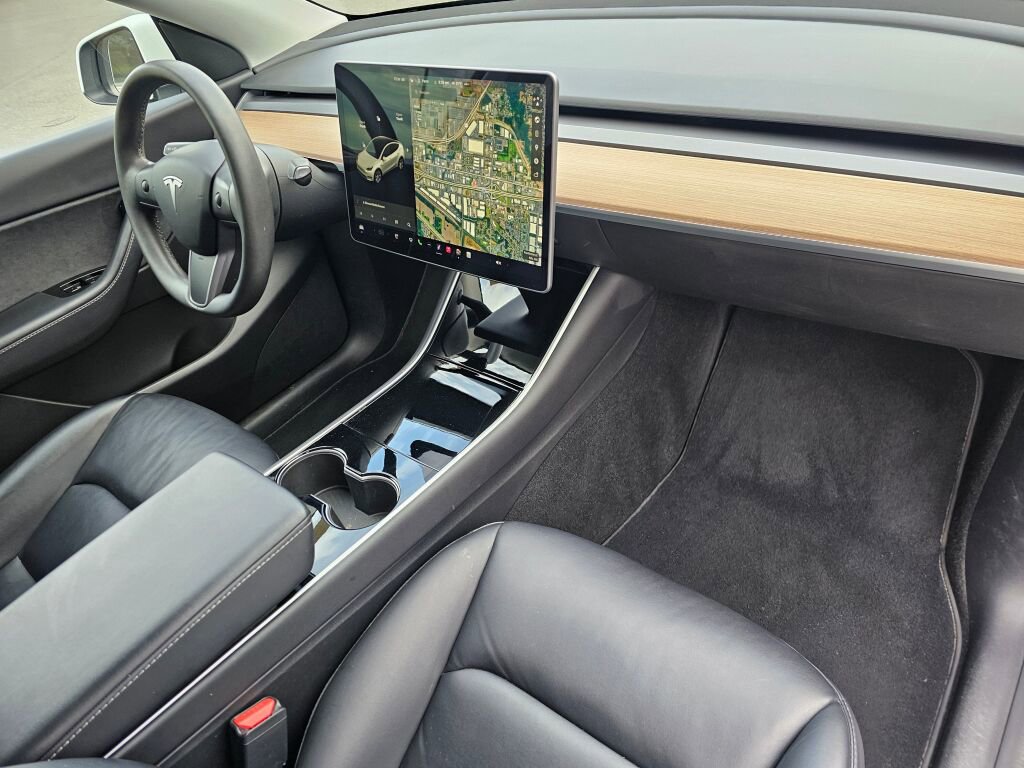 Used 2020 Tesla Model Y Long Range image 13