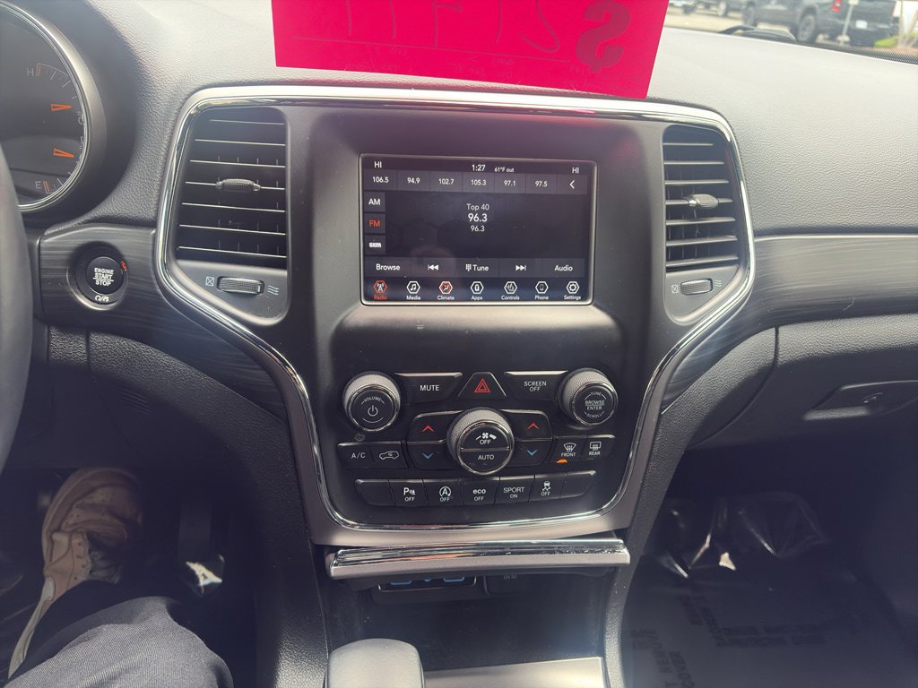 Used 2019 Jeep Grand Cherokee Laredo AWD/4WD image 10