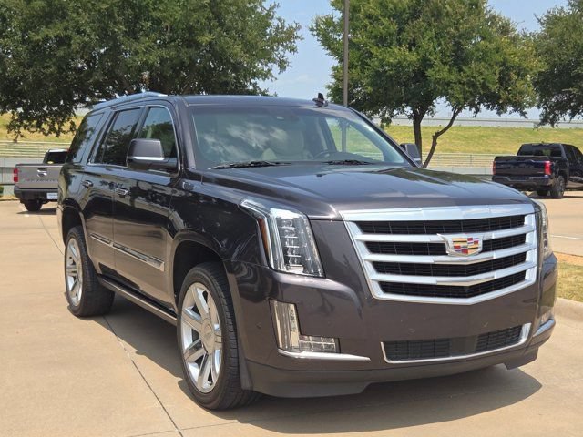 Used 2017 Cadillac Escalade Premium Luxury AWD/4WD image 3