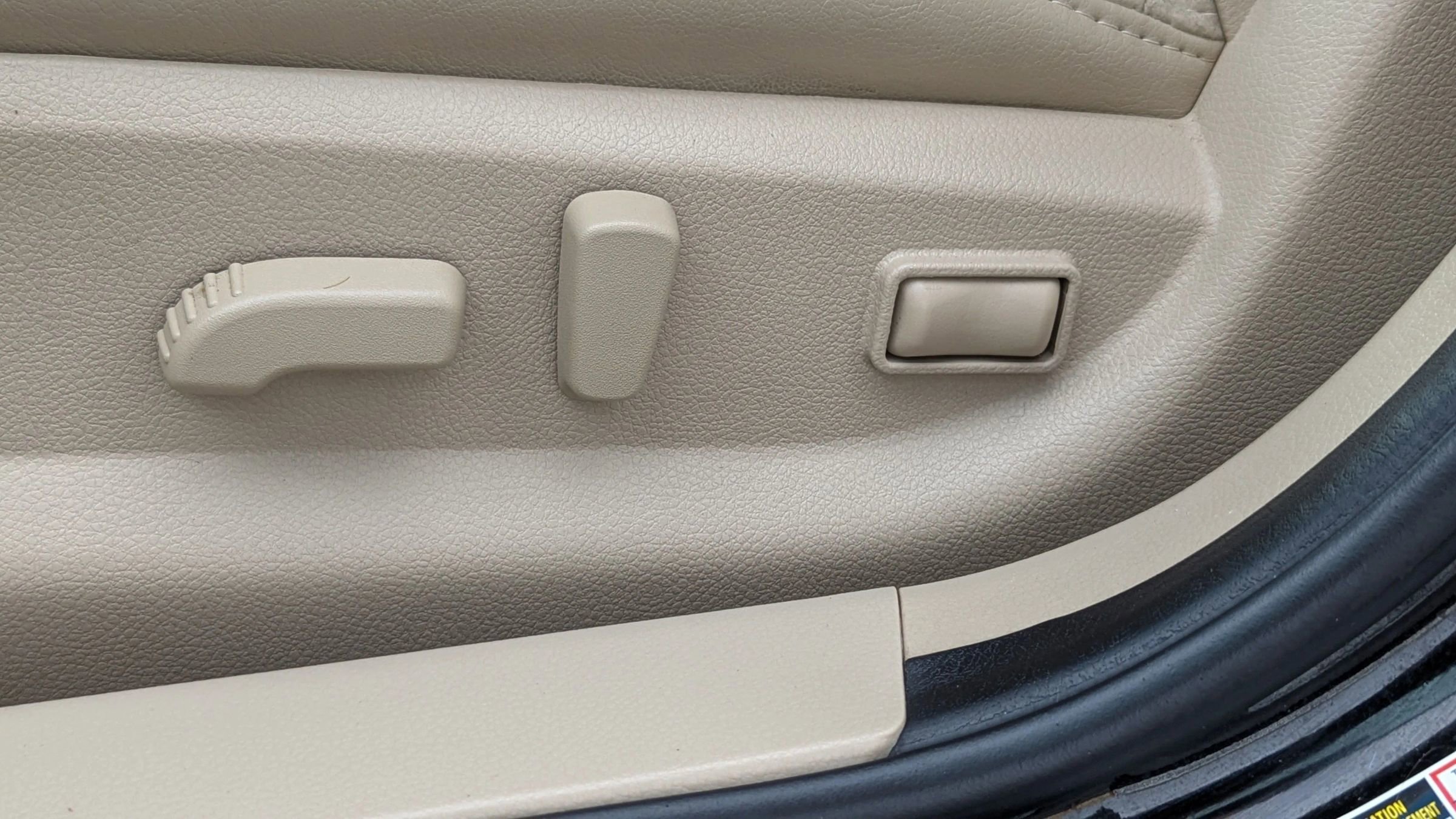 Used 2012 Nissan Altima 3.5 SR w/ Sport Pkg FWD image 21
