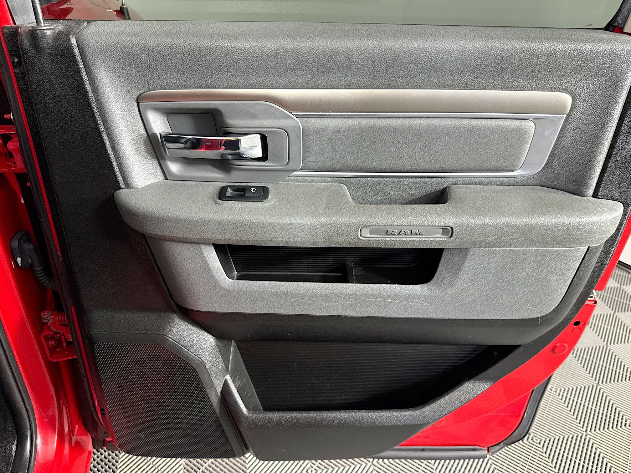 Used 2019 RAM 1500 Classic SLT RWD image 26